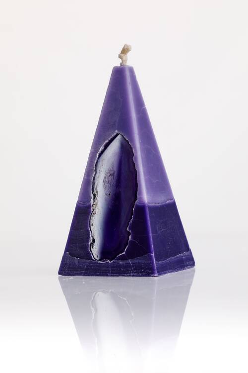 Pyramidenkerze mit Achatscheibe Violett